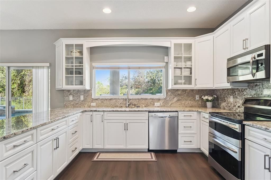 For Sale: $850,000 (4 beds, 2 baths, 4204 Square Feet)