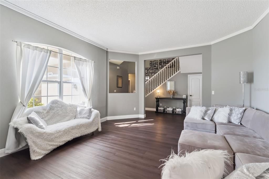 For Sale: $850,000 (4 beds, 2 baths, 4204 Square Feet)