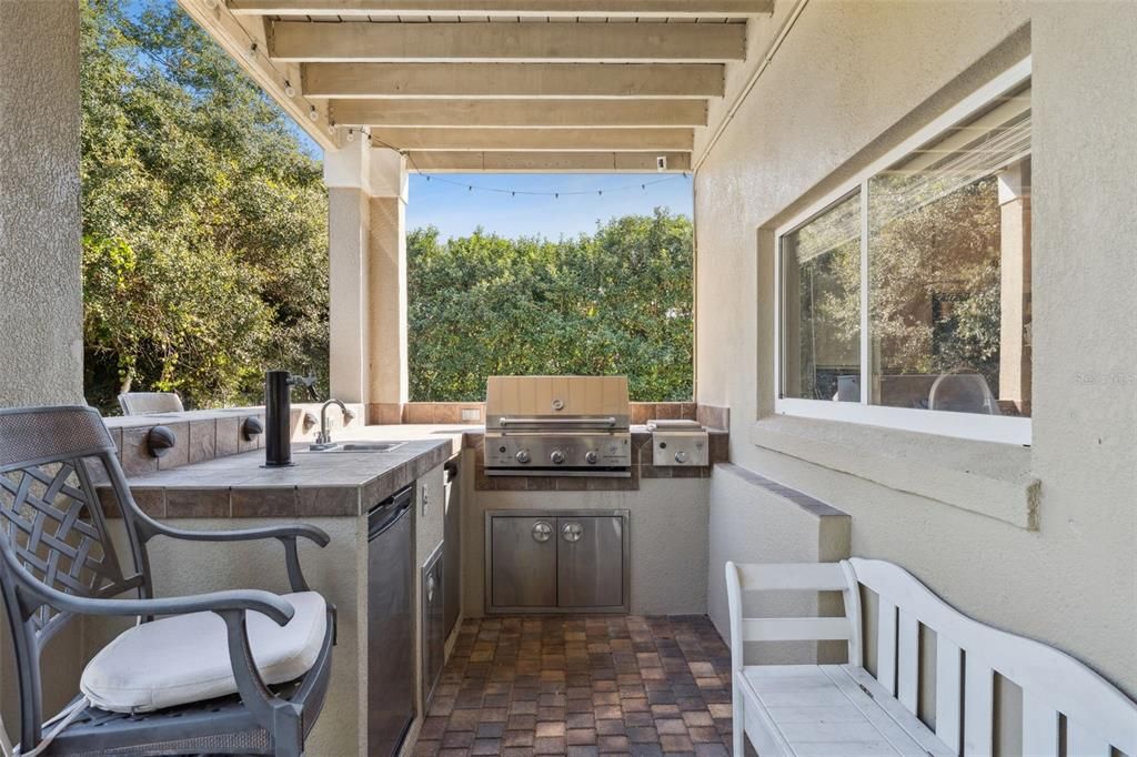 For Sale: $850,000 (4 beds, 2 baths, 4204 Square Feet)