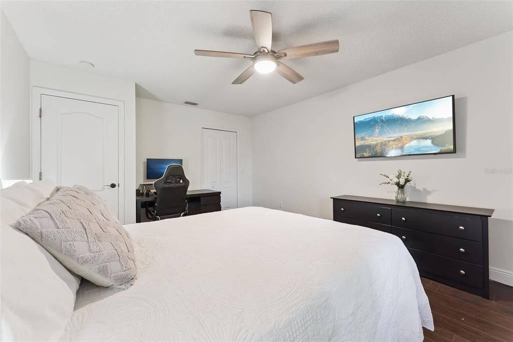 For Sale: $850,000 (4 beds, 2 baths, 4204 Square Feet)