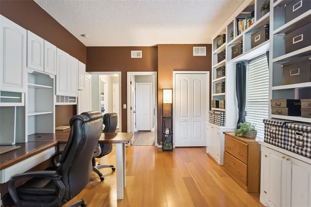 For Sale: $850,000 (4 beds, 2 baths, 4204 Square Feet)