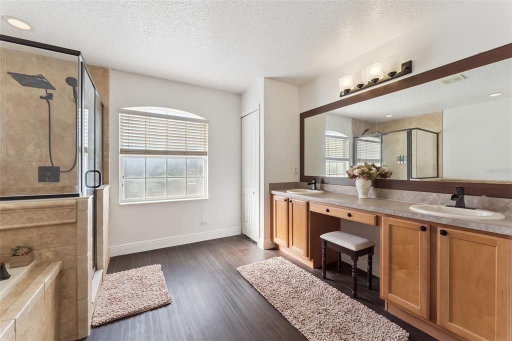 For Sale: $850,000 (4 beds, 2 baths, 4204 Square Feet)