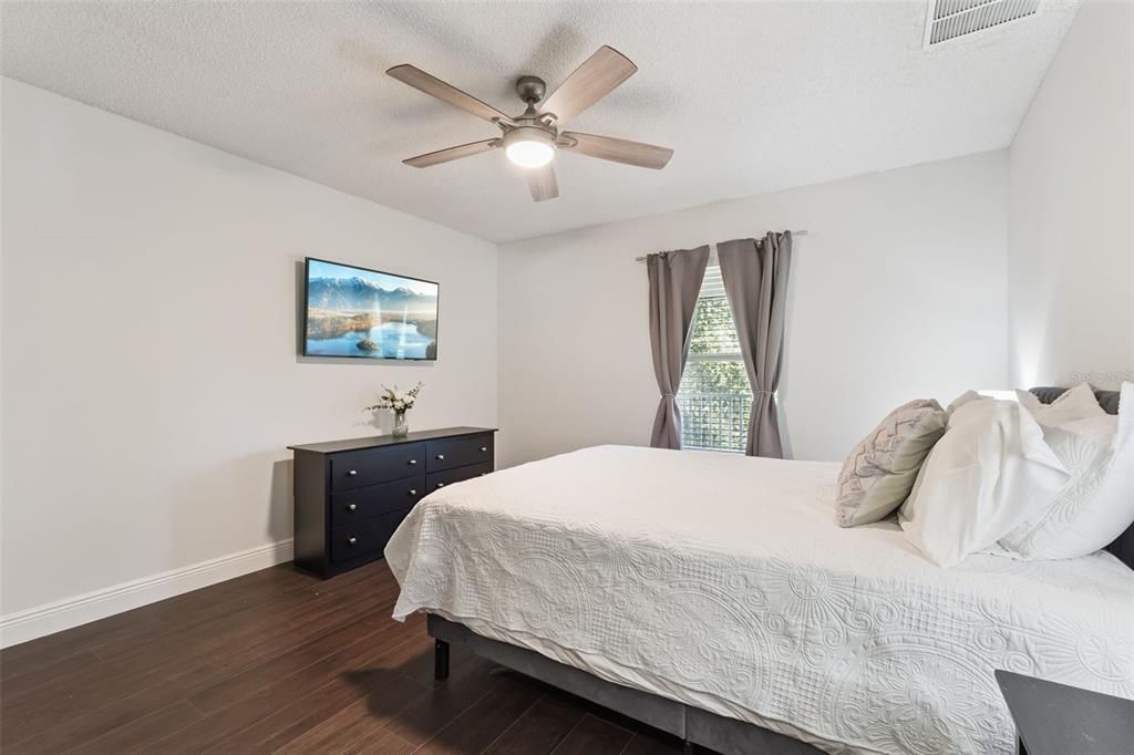 For Sale: $850,000 (4 beds, 2 baths, 4204 Square Feet)