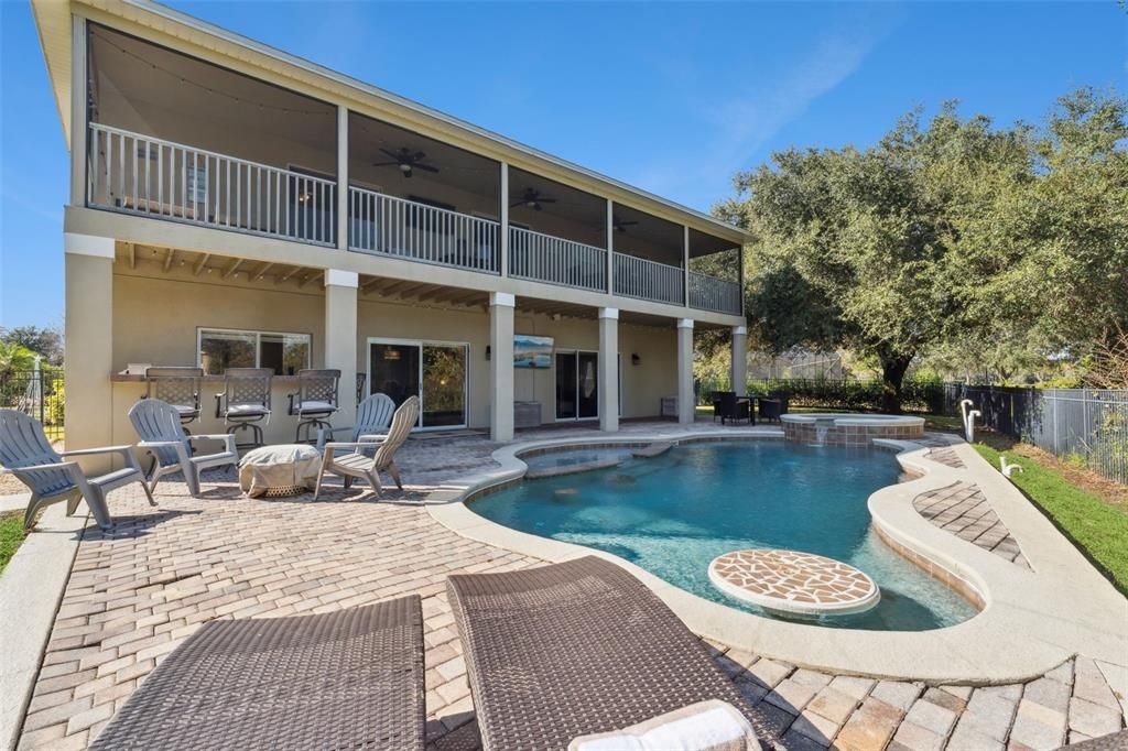 For Sale: $850,000 (4 beds, 2 baths, 4204 Square Feet)