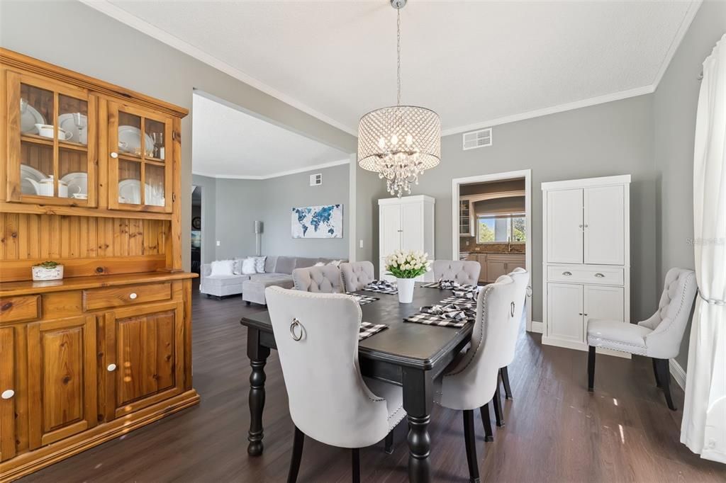 For Sale: $850,000 (4 beds, 2 baths, 4204 Square Feet)