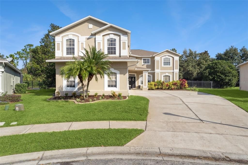 For Sale: $850,000 (4 beds, 2 baths, 4204 Square Feet)