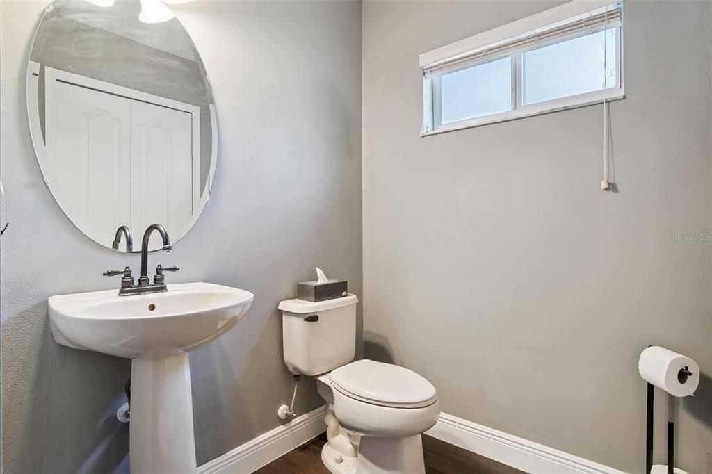 For Sale: $850,000 (4 beds, 2 baths, 4204 Square Feet)