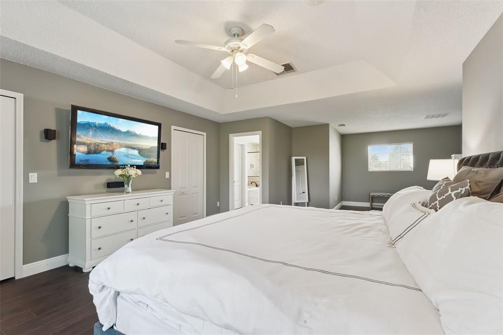 For Sale: $850,000 (4 beds, 2 baths, 4204 Square Feet)