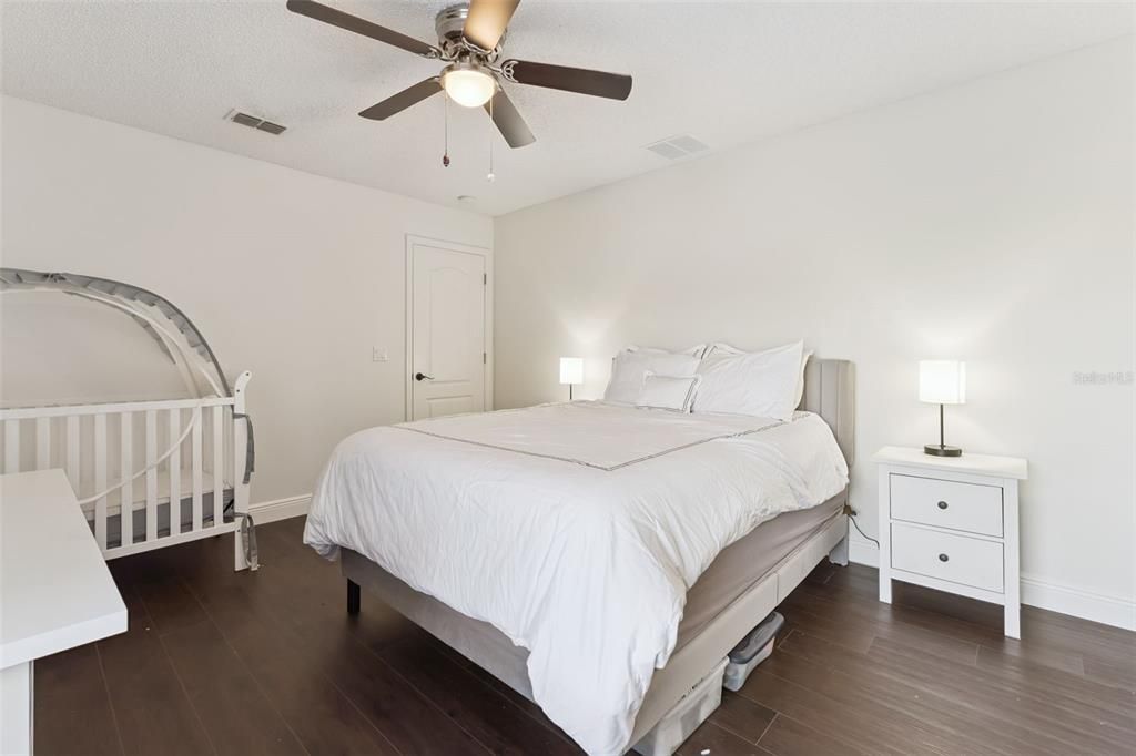 For Sale: $850,000 (4 beds, 2 baths, 4204 Square Feet)