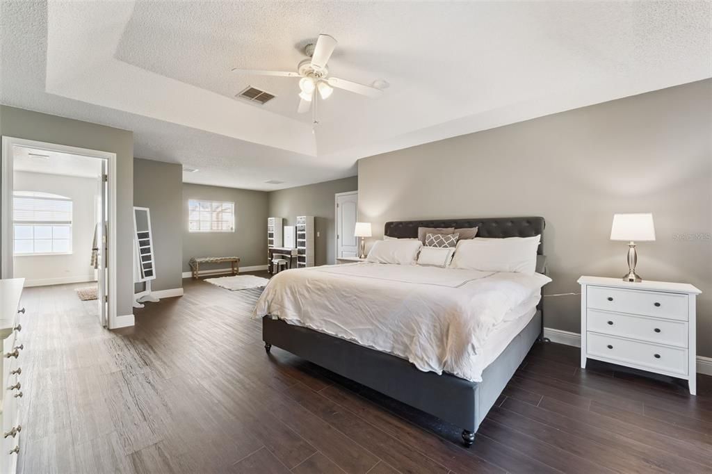 For Sale: $850,000 (4 beds, 2 baths, 4204 Square Feet)