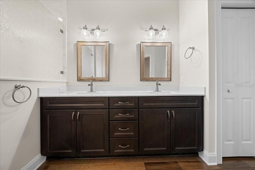 For Sale: $1,295,000 (3 beds, 2 baths, 2768 Square Feet)