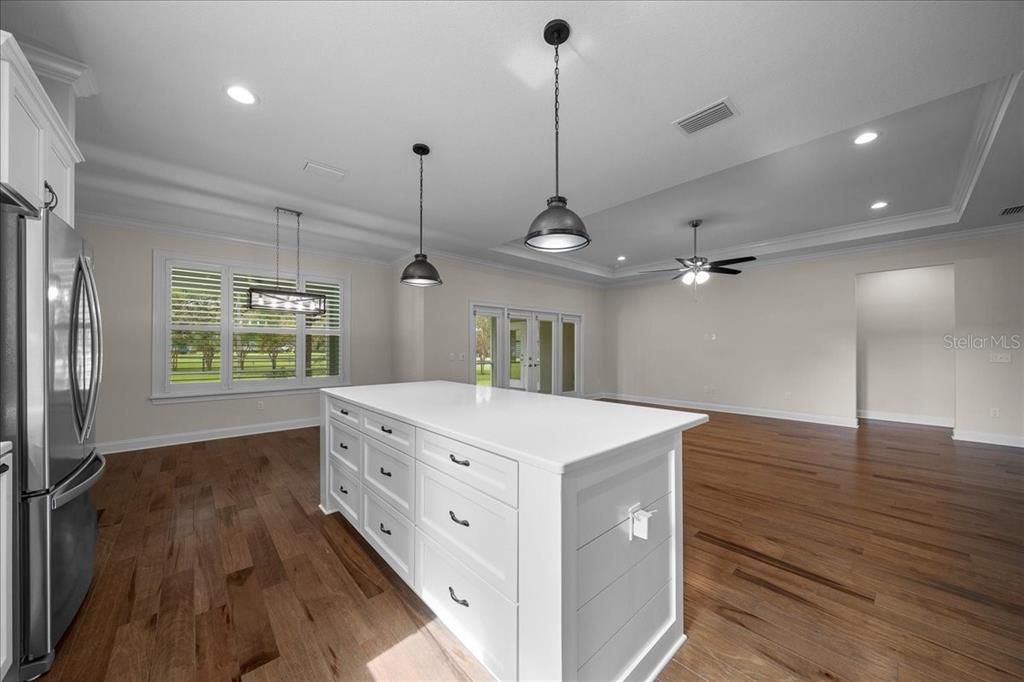 For Sale: $1,295,000 (3 beds, 2 baths, 2768 Square Feet)