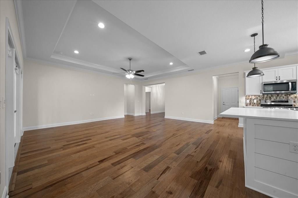 For Sale: $1,295,000 (3 beds, 2 baths, 2768 Square Feet)