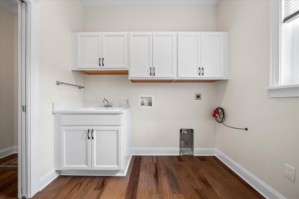 For Sale: $1,295,000 (3 beds, 2 baths, 2768 Square Feet)