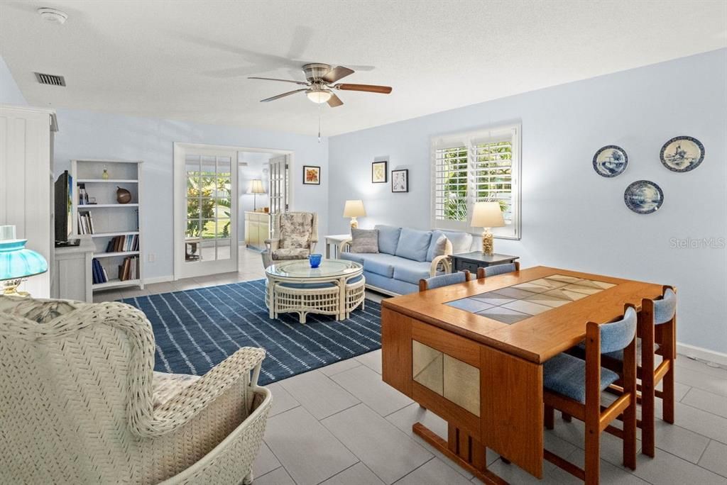 For Sale: $309,900 (2 beds, 2 baths, 1490 Square Feet)