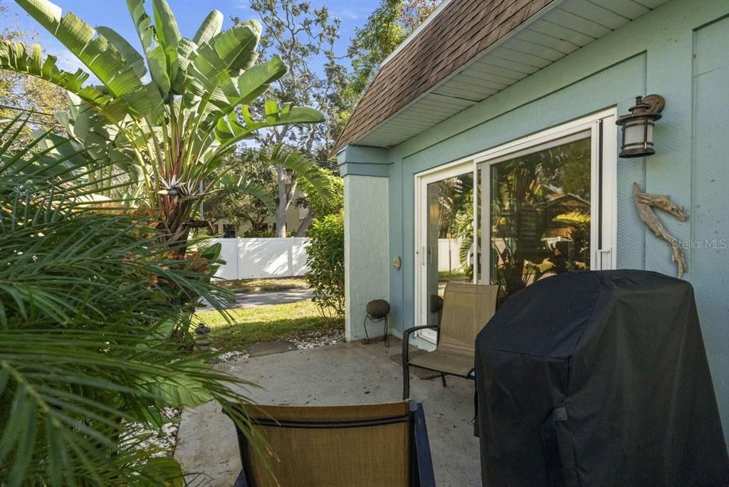 For Sale: $309,900 (2 beds, 2 baths, 1490 Square Feet)