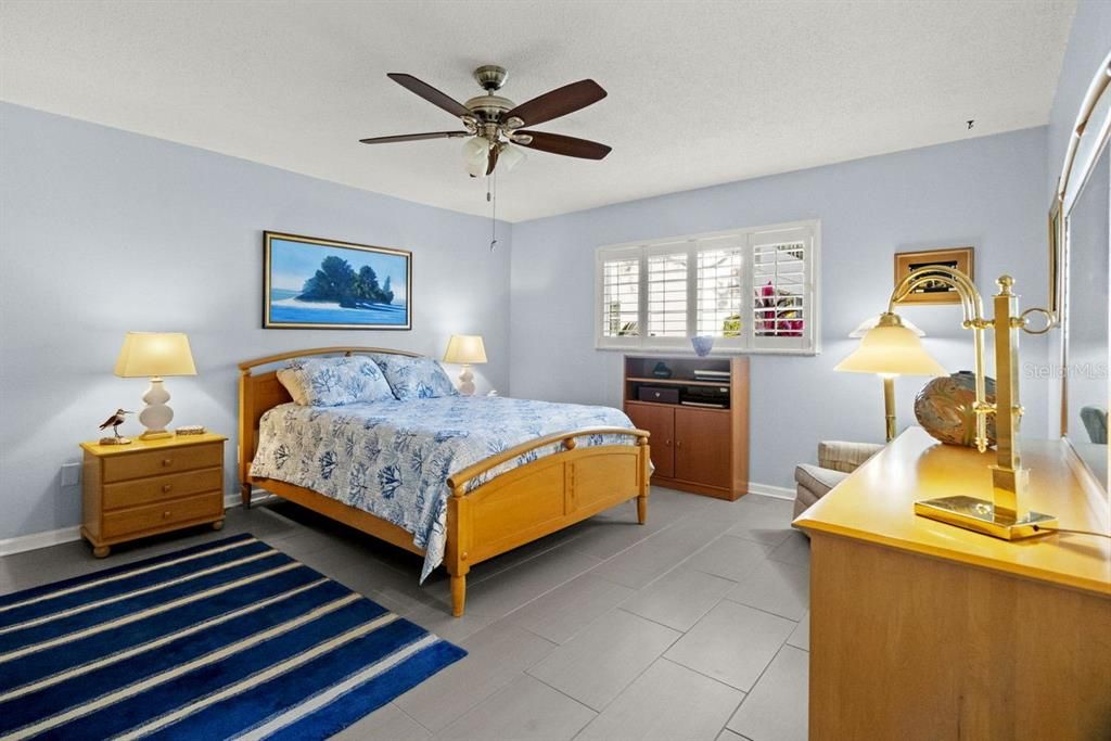 For Sale: $309,900 (2 beds, 2 baths, 1490 Square Feet)