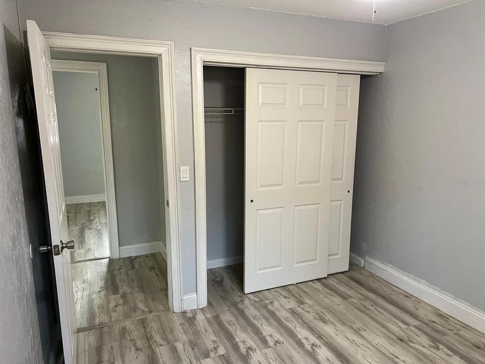 For Rent: $1,100 (2 beds, 1 baths, 810 Square Feet)