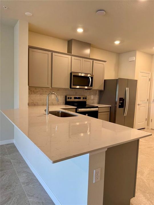 出租: $2,545 (3 贝兹, 2 浴室, 1699 平方英尺)