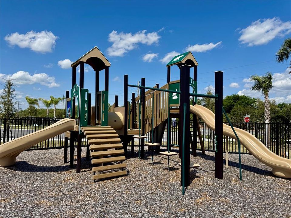 出租: $2,545 (3 贝兹, 2 浴室, 1699 平方英尺)