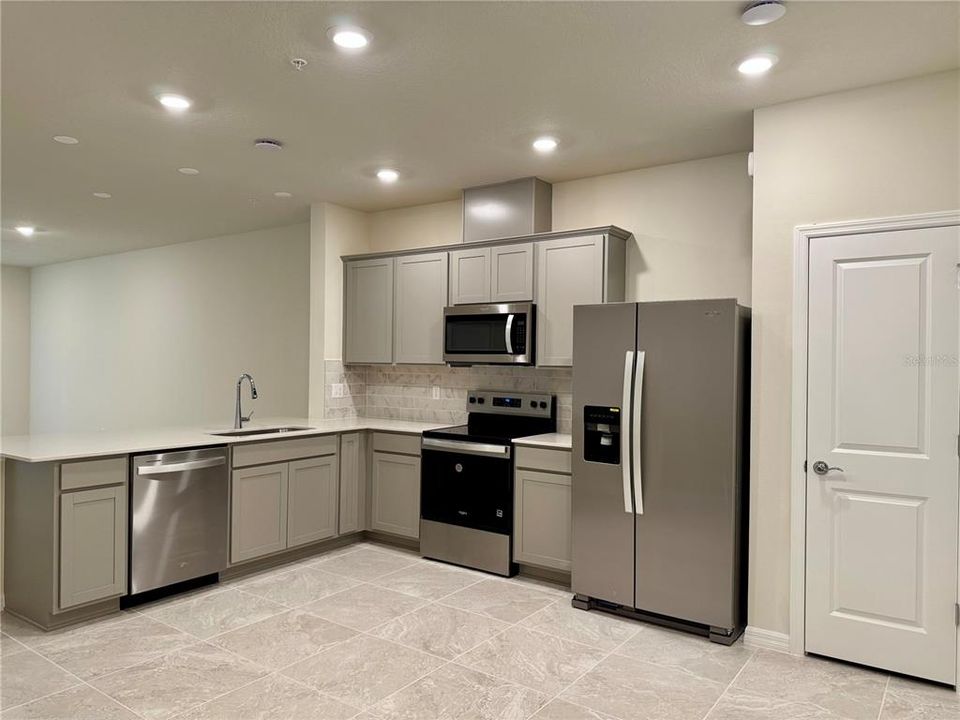 出租: $2,545 (3 贝兹, 2 浴室, 1699 平方英尺)