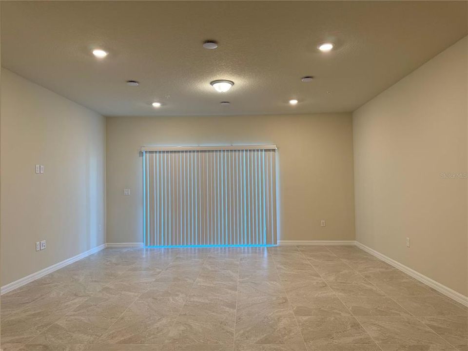 出租: $2,545 (3 贝兹, 2 浴室, 1699 平方英尺)