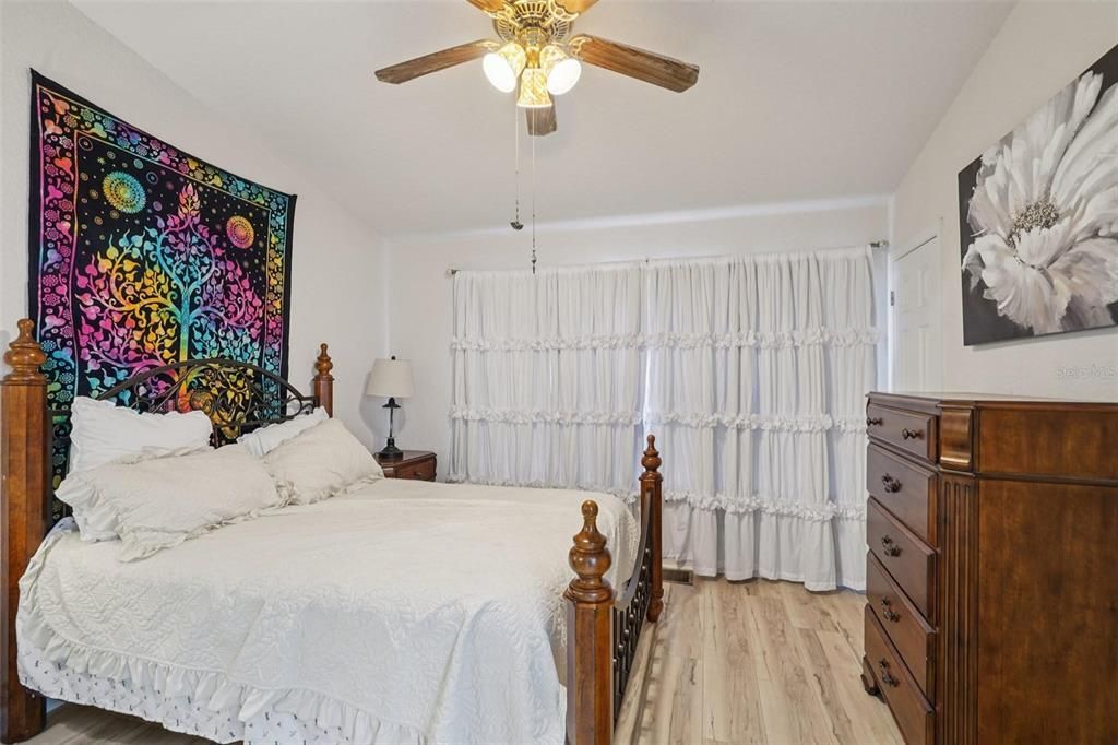 For Sale: $172,000 (2 beds, 2 baths, 1134 Square Feet)