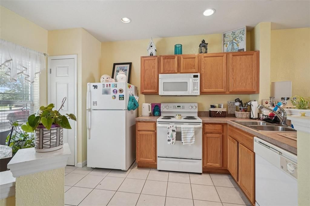 For Sale: $172,000 (2 beds, 2 baths, 1134 Square Feet)