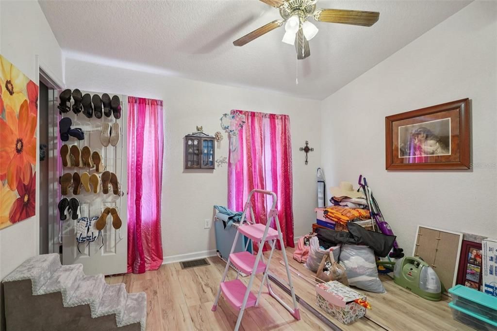 For Sale: $172,000 (2 beds, 2 baths, 1134 Square Feet)