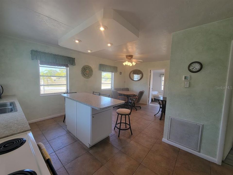 В аренду: $1,600 (2 спален, 2 ванн, 1122 Квадратных фут)