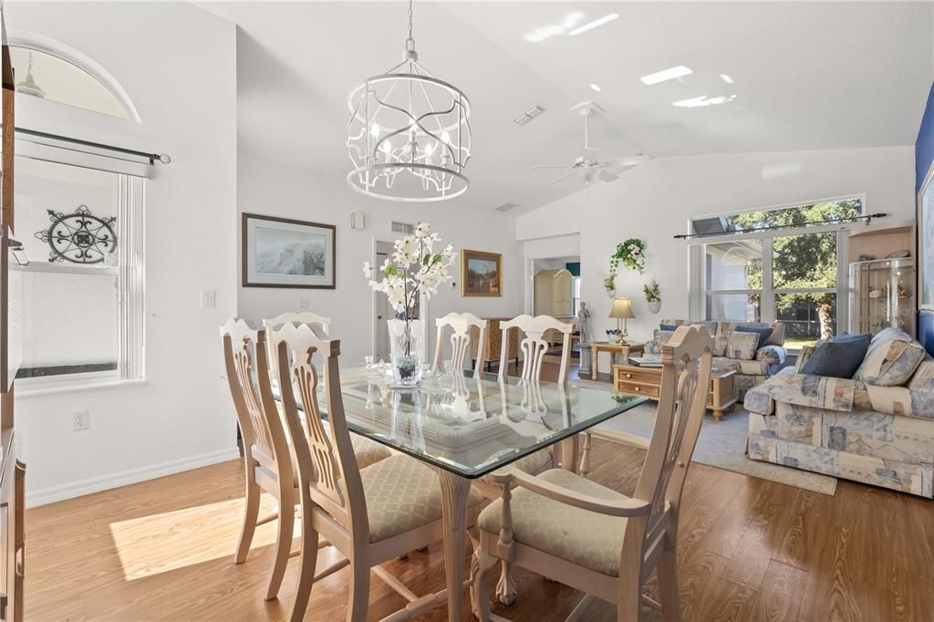 待售: $265,000 (2 贝兹, 2 浴室, 1478 平方英尺)