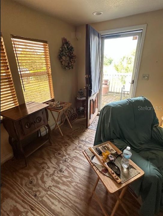 For Sale: $295,000 (3 beds, 1 baths, 1474 Square Feet)