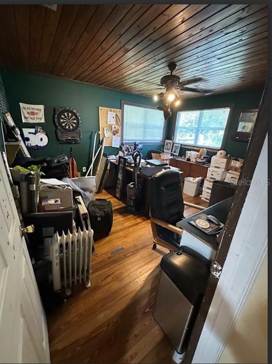 For Sale: $295,000 (3 beds, 1 baths, 1474 Square Feet)