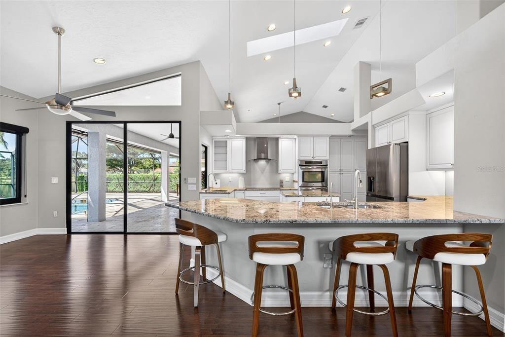 出租: $5,750 (3 贝兹, 3 浴室, 3168 平方英尺)