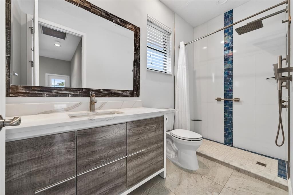 出租: $5,750 (3 贝兹, 3 浴室, 3168 平方英尺)