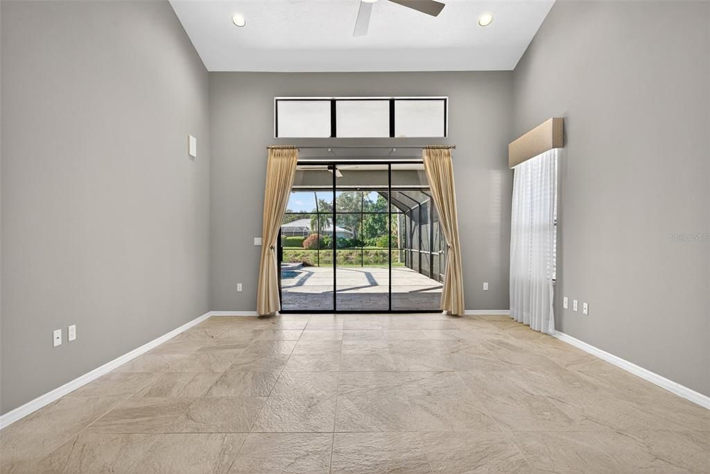 出租: $5,750 (3 贝兹, 3 浴室, 3168 平方英尺)