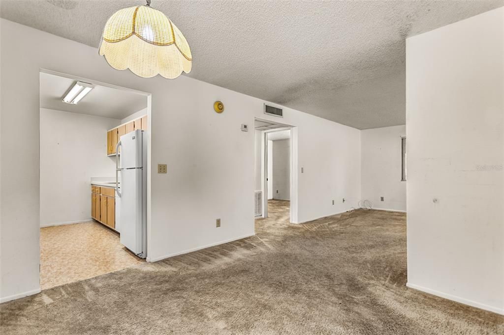 待售: $99,999 (1 贝兹, 1 浴室, 648 平方英尺)