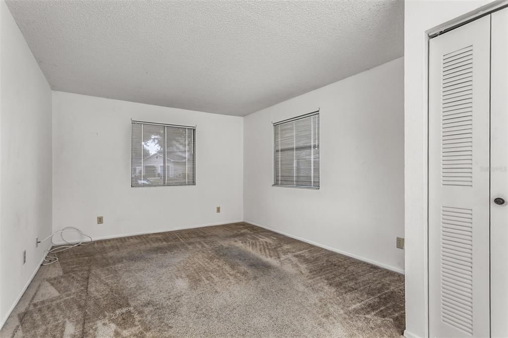 待售: $99,999 (1 贝兹, 1 浴室, 648 平方英尺)