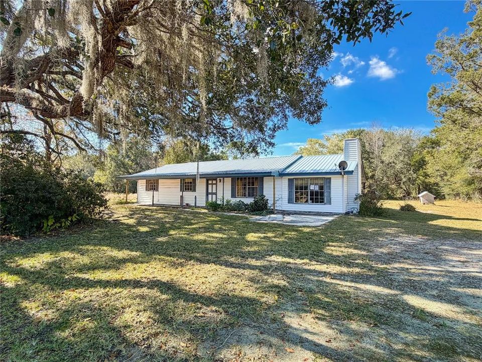 For Sale: $219,000 (3 beds, 2 baths, 1582 Square Feet)