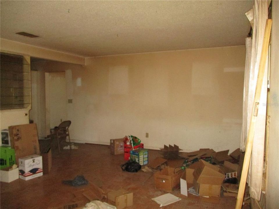 For Sale: $219,000 (3 beds, 2 baths, 1582 Square Feet)