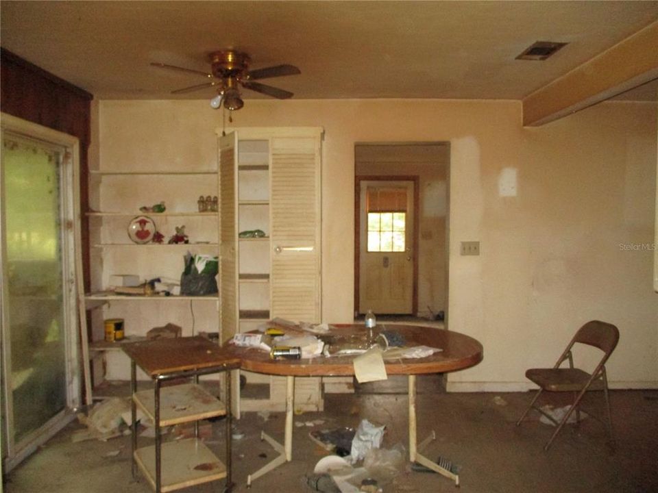 For Sale: $219,000 (3 beds, 2 baths, 1582 Square Feet)