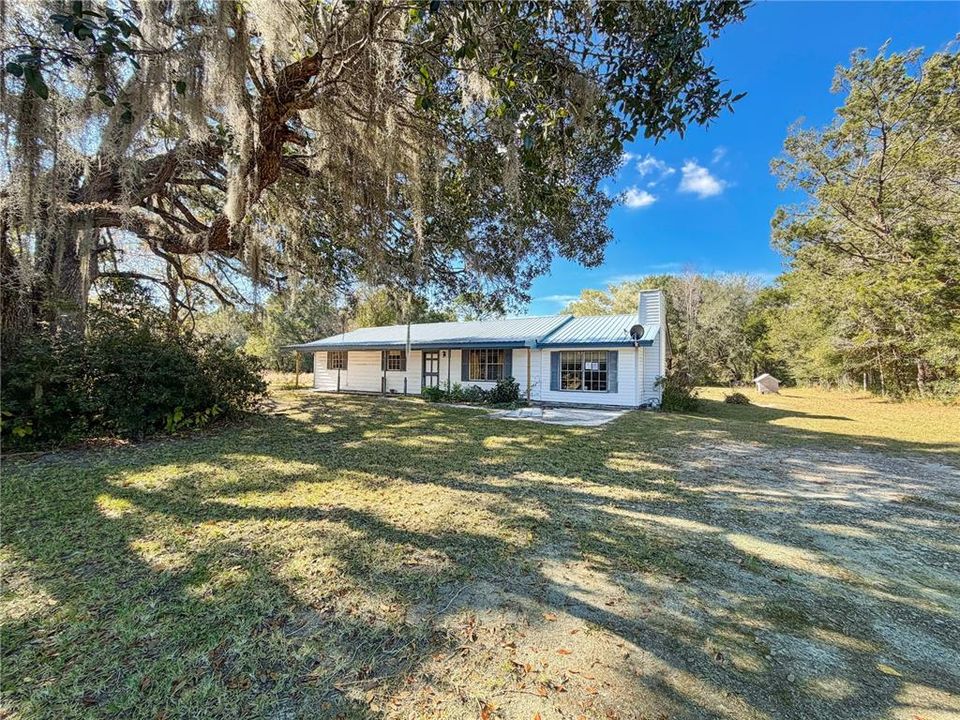 For Sale: $219,000 (3 beds, 2 baths, 1582 Square Feet)