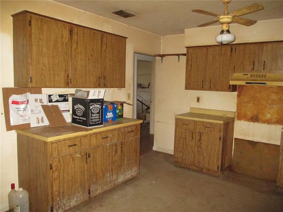 For Sale: $219,000 (3 beds, 2 baths, 1582 Square Feet)