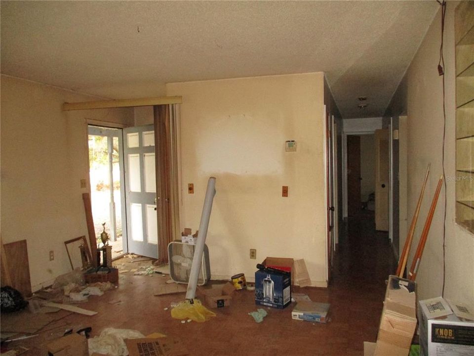 For Sale: $219,000 (3 beds, 2 baths, 1582 Square Feet)