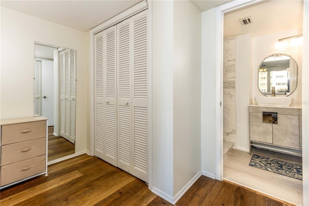 На продажу: $309,900 (2 спален, 2 ванн, 1470 Квадратных фут)