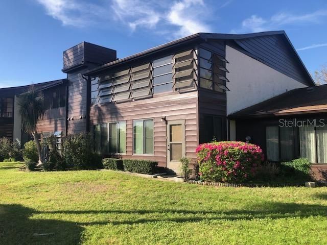 For Rent: $1,300 (2 beds, 1 baths, 1027 Square Feet)