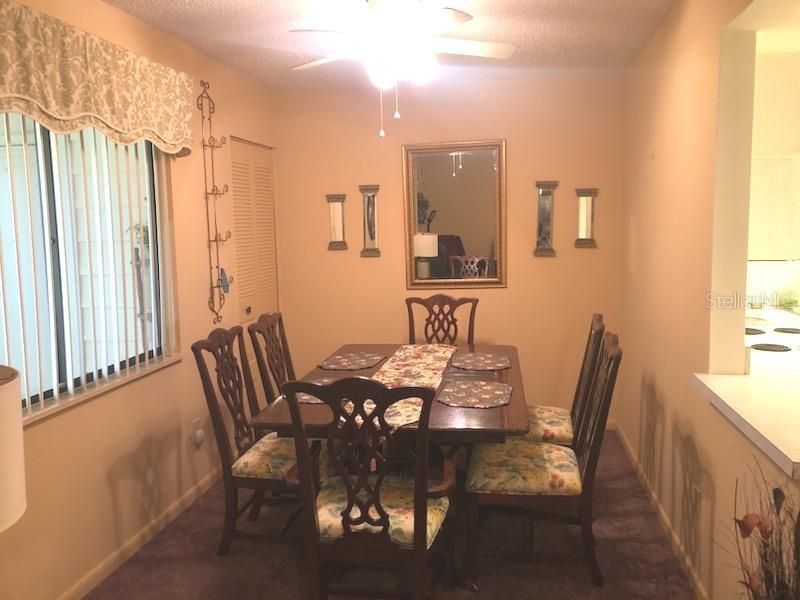 For Rent: $1,300 (2 beds, 1 baths, 1027 Square Feet)