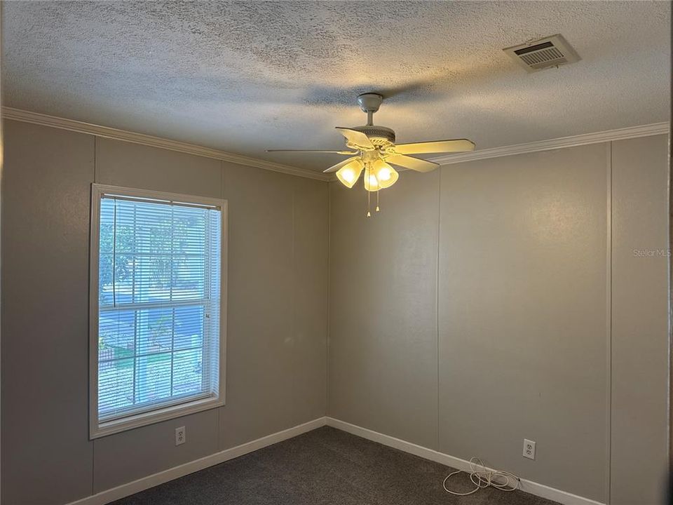 待售: $235,000 (2 贝兹, 2 浴室, 1220 平方英尺)