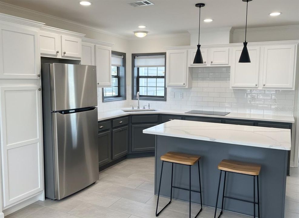 待售: $235,000 (2 贝兹, 2 浴室, 1220 平方英尺)