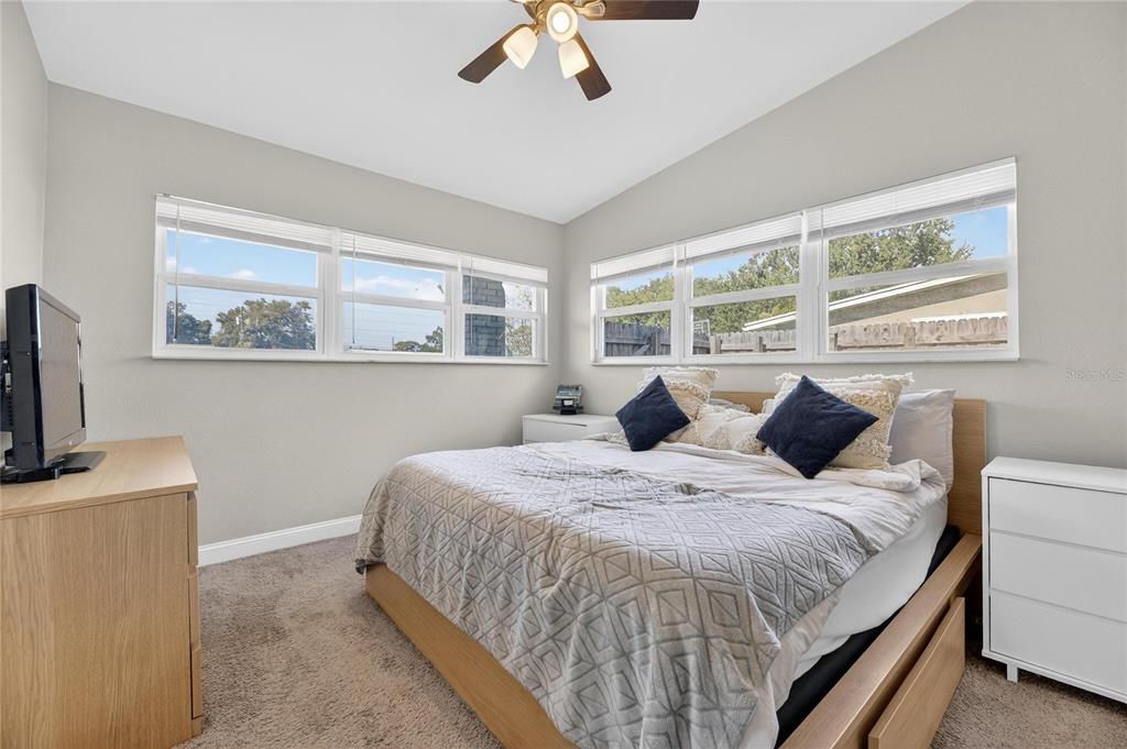 待售: $375,000 (3 贝兹, 2 浴室, 1230 平方英尺)